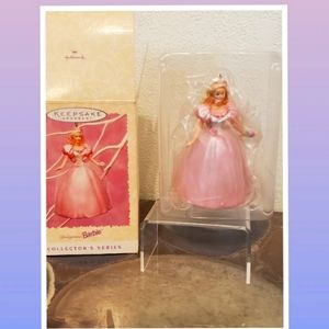 🌸Hallmark Keepsake Barbie Ornament🌸